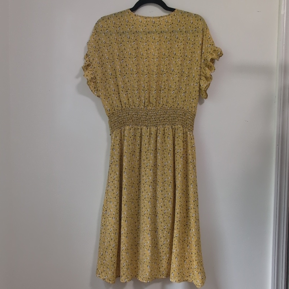 Max Studio Yellow Floral Short Ruffle Sleeve Smocked Sundress Boho LP - Picture 11 of 16